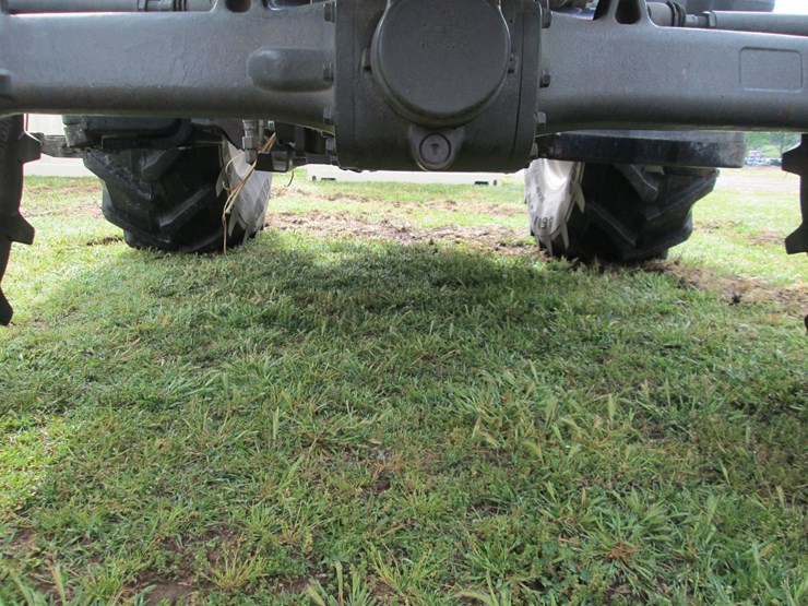 2018-massey-ferguson-4709-image-25