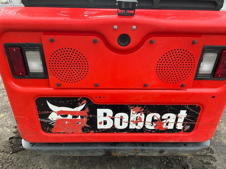 2024-bobcat-t770-image-57