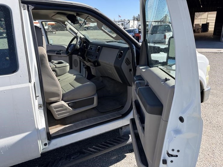 2008-ford-f250-image-9