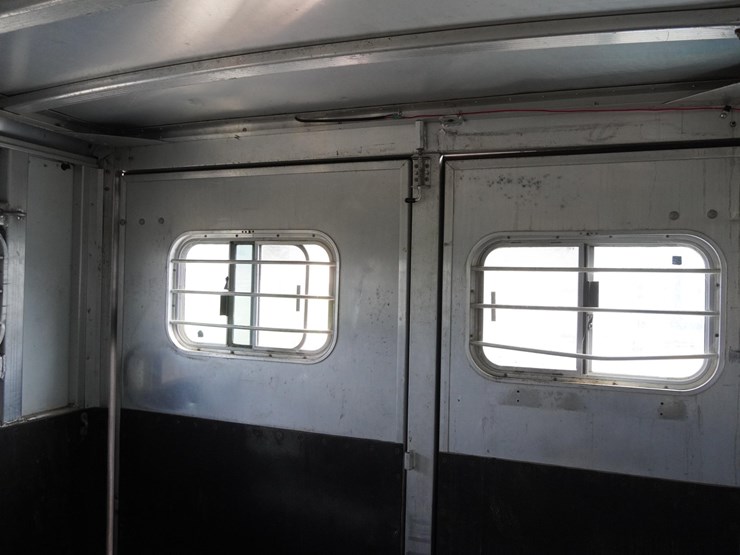 #142-•-1999-exiss-3-slant-aluminum-6-horse-capacity-trailer-image-66