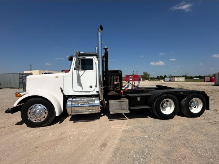 1994-peterbilt-379-image-4