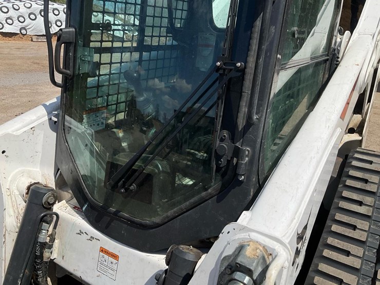 2021-bobcat-t870-image-18