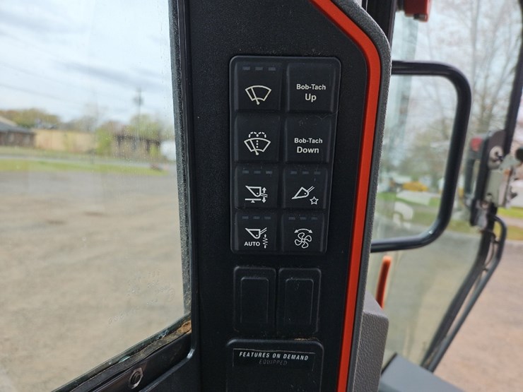 2023-bobcat-t76-image-20