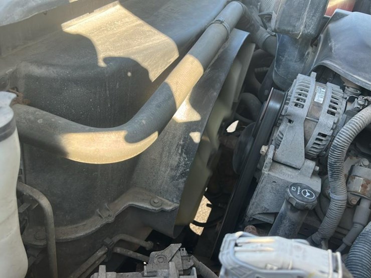 2017-chevrolet-silverado-3500hd-image-51