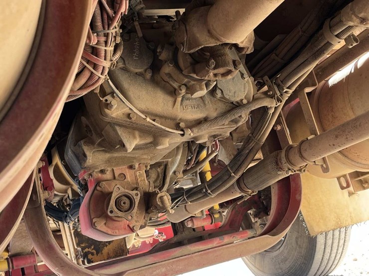 2011-kenworth-t800-image-9