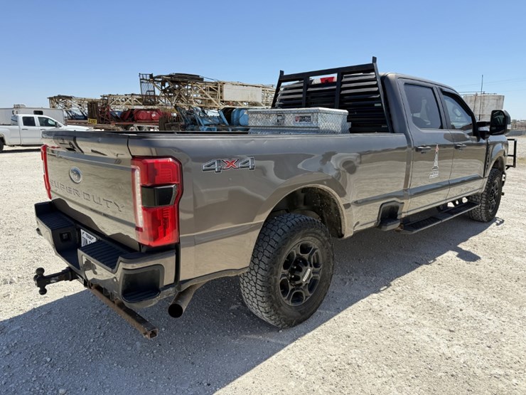 2023-ford-f250-image-4