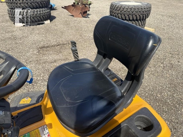 2018-cub-cadet-xt1-lt42-image-11