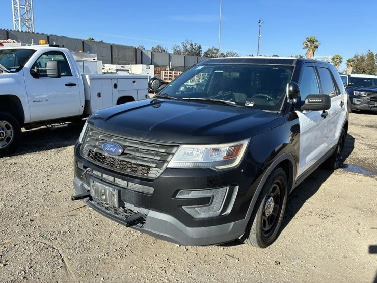 2017-ford-explorer-police-interceptor-image-1