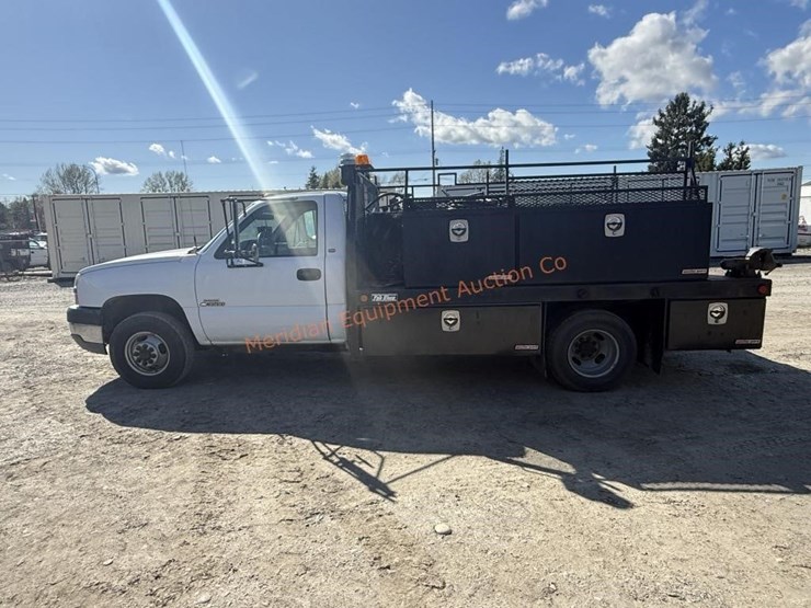 2005-chevrolet-silverado-3500-image-3