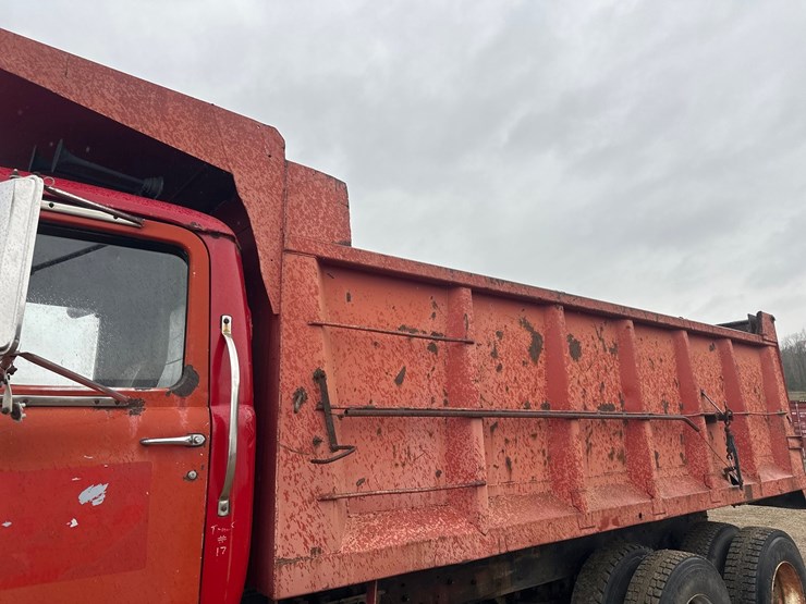 1983-mack-dm686s-image-15