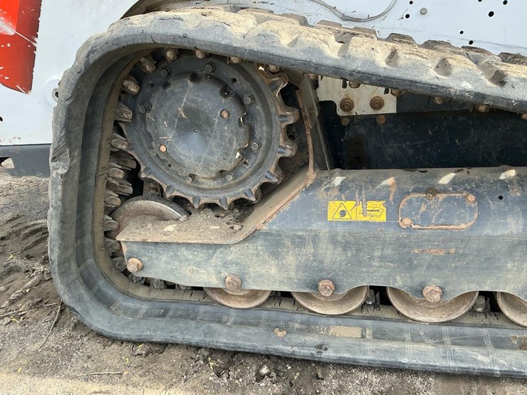 2024-bobcat-t770-image-61