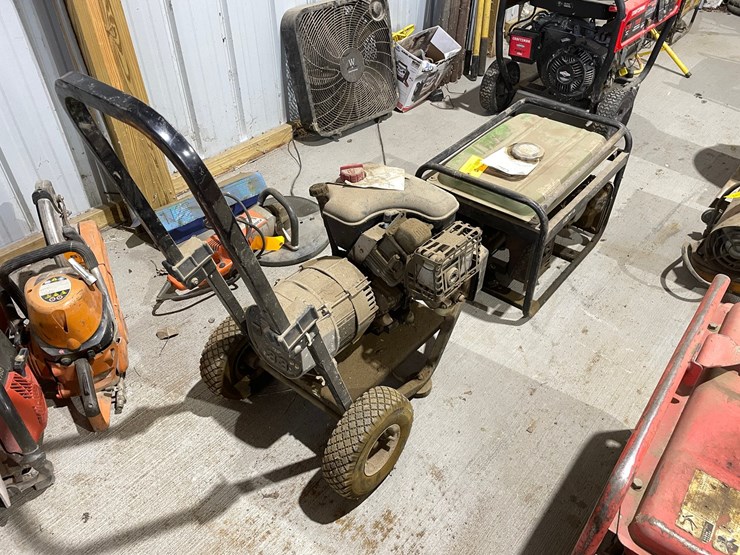 #5011-•-(2)-non-running-gas-powered-generators-image-8