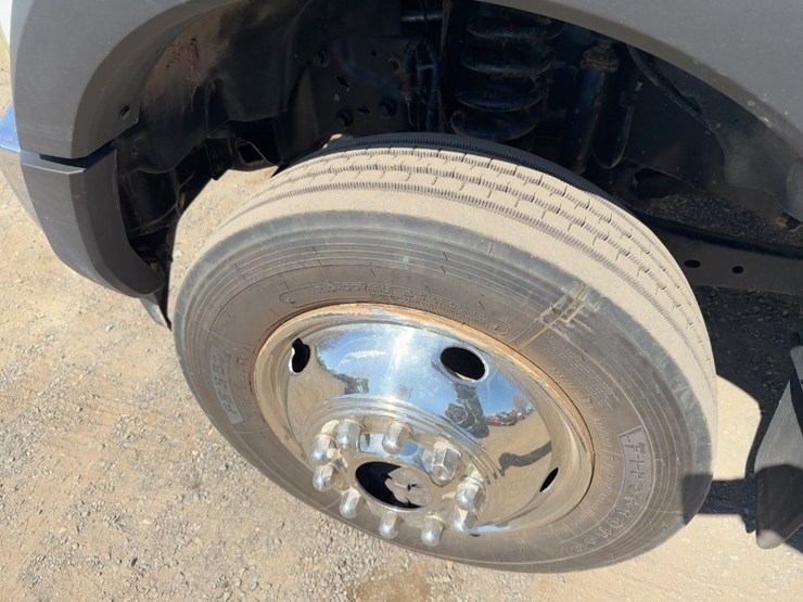 2017-ford-f550-xlt-image-11