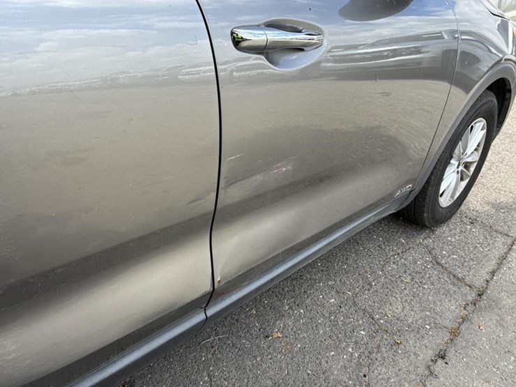 2019-kia-sorento-lx-image-6