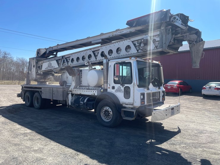 #100-•-2005-mack-putzmeiser-tb80-telebelt-truck-(has-wi-title)-image-3