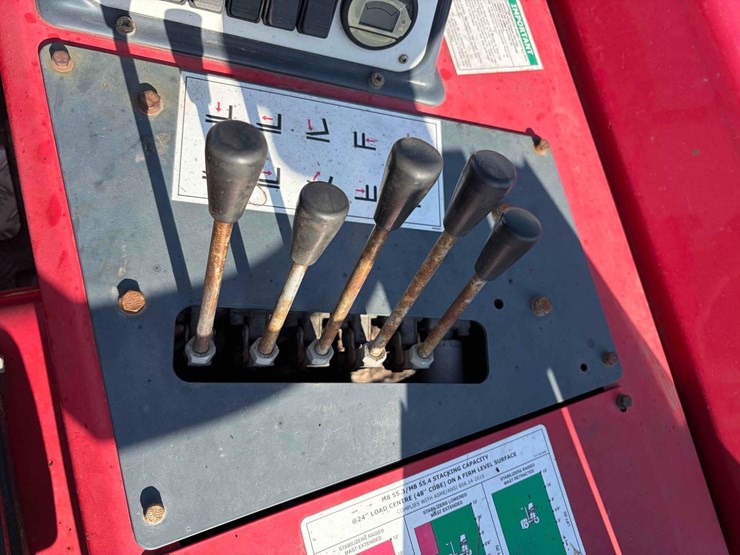 2018-moffett-m8-55.4-image-11