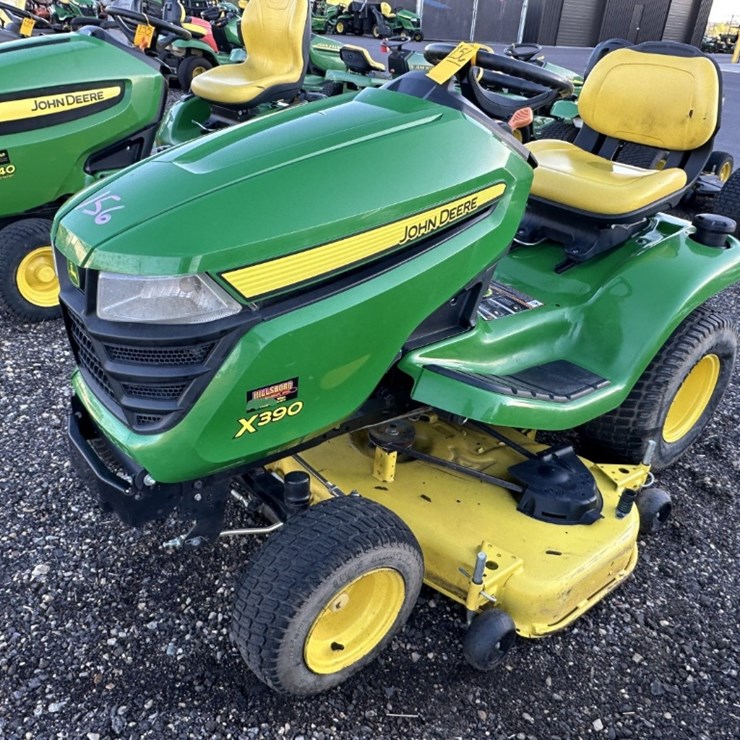 2020 JOHN DEERE X390