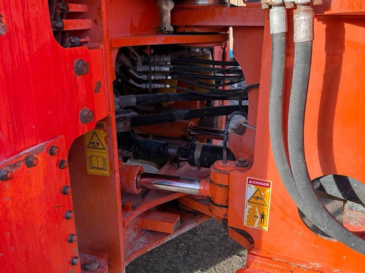 2018-hitachi-zw310-6-image-8