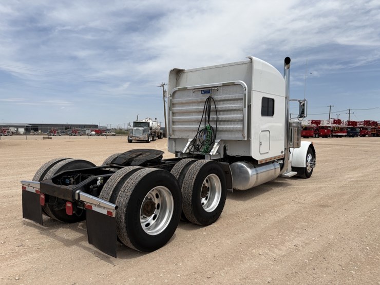 2006-peterbilt-379-image-3