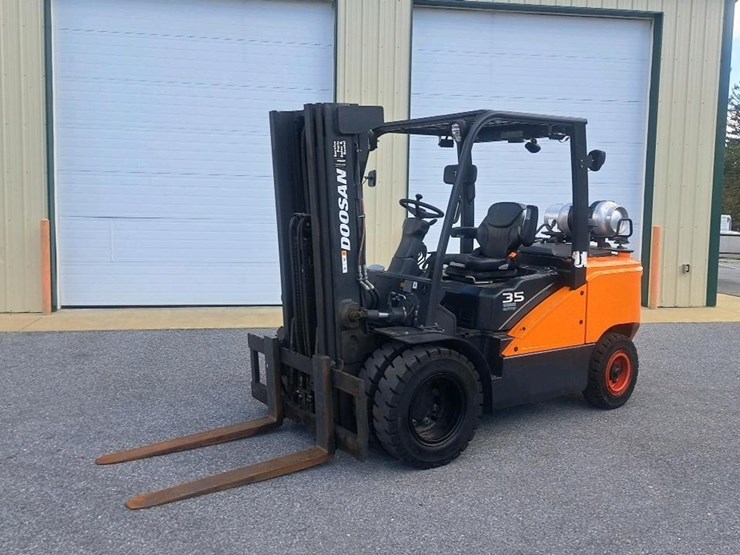 #110-•-2022-doosan-g35s-7-forklift-image-1