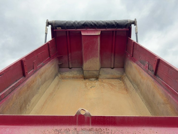 2000-peterbilt-330-image-22