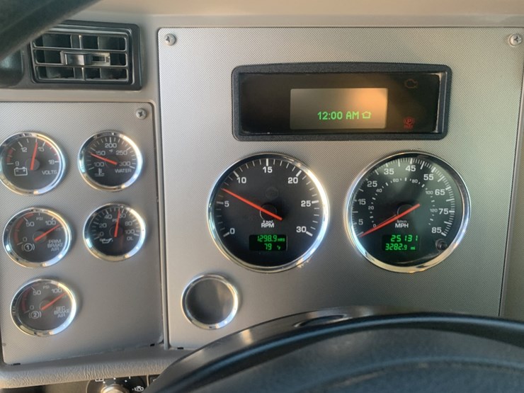 2020-kenworth-t370-image-11