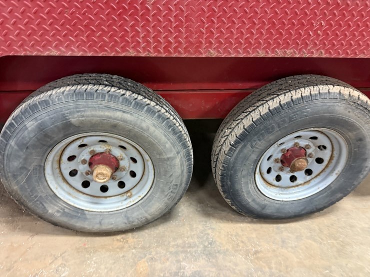 2013-caterpillar-c4.4-image-11