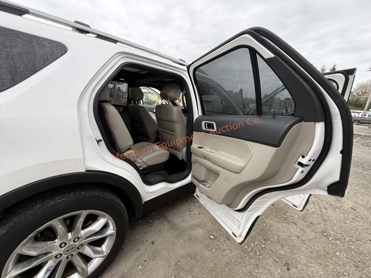 ford-explorer-limited-image-39