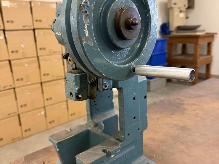 berg-mechanical-press-image-2