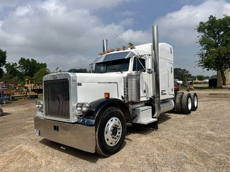 1998-peterbilt-379-image-1