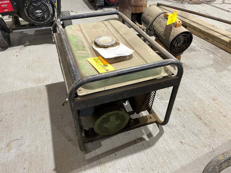 #5011-•-(2)-non-running-gas-powered-generators-image-3
