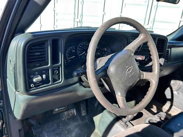 2002-chevrolet-2500hd-image-17