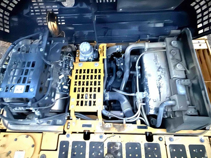2018-komatsu-pc210-lc-11-image-12