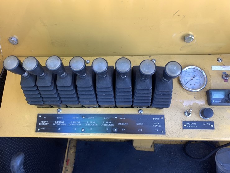 2024-kenworth-t800-image-13