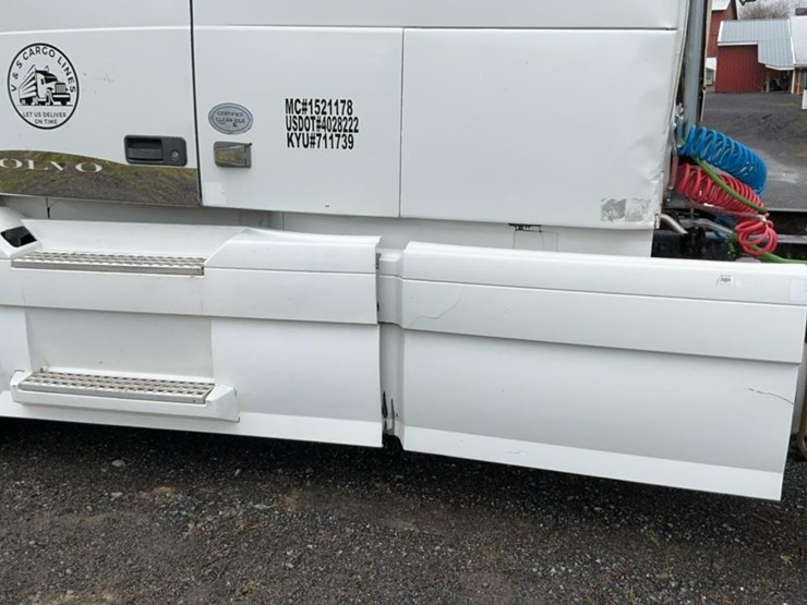 #137-•-2009-volvo-isx-semi-truck-image-44