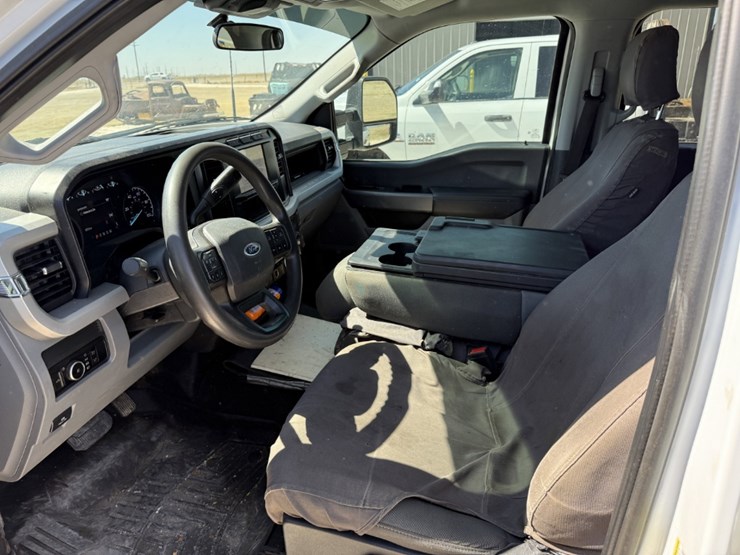 2023-ford-f250-image-13