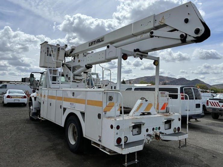 2005-international-durastar-4400-image-4