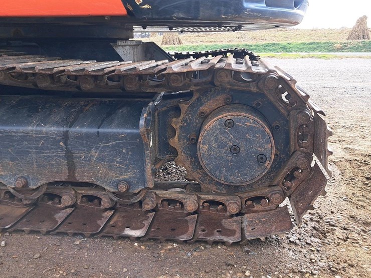 2016-kubota-kx057-4-image-24