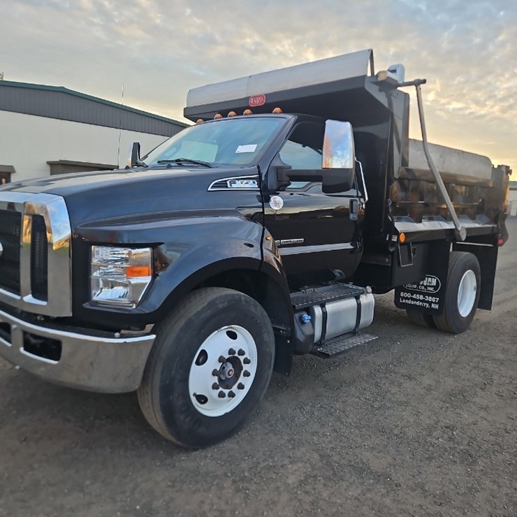 2022 FORD F650