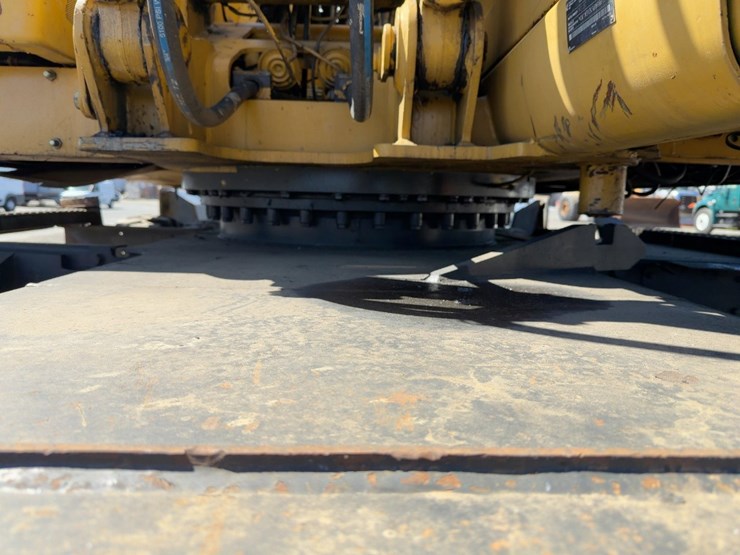 2003-caterpillar-m313c-image-12