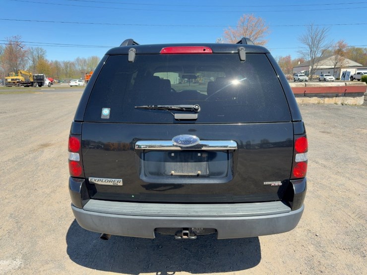 2007-ford-explorer-xlt-image-4