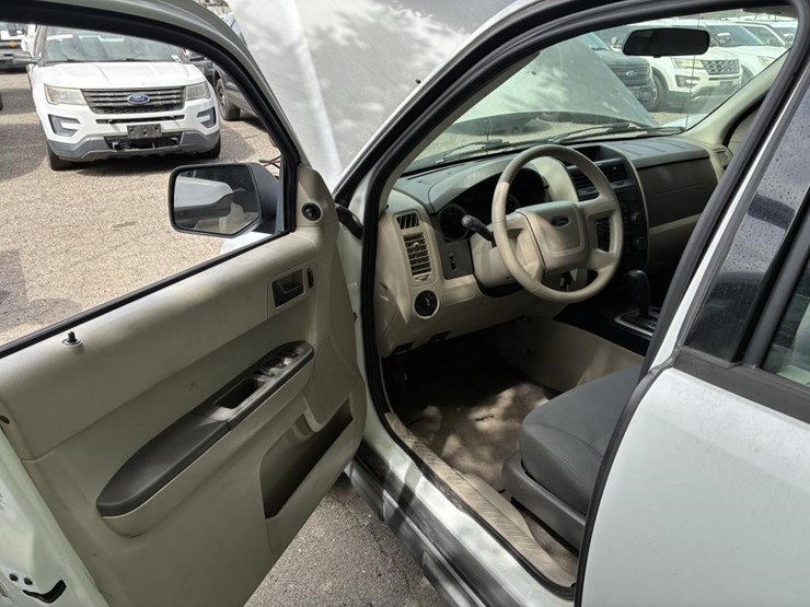 2008-ford-escape-image-13