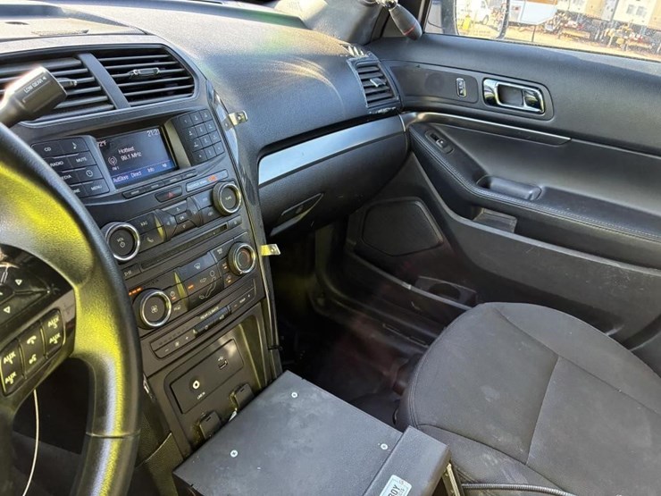 2017-ford-explorer-police-interceptor-image-16