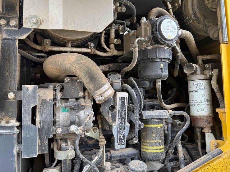 2021-komatsu-wa200-8-image-12