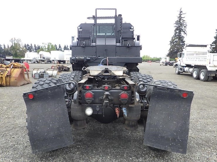 2002-oshkosh-m1070-image-6