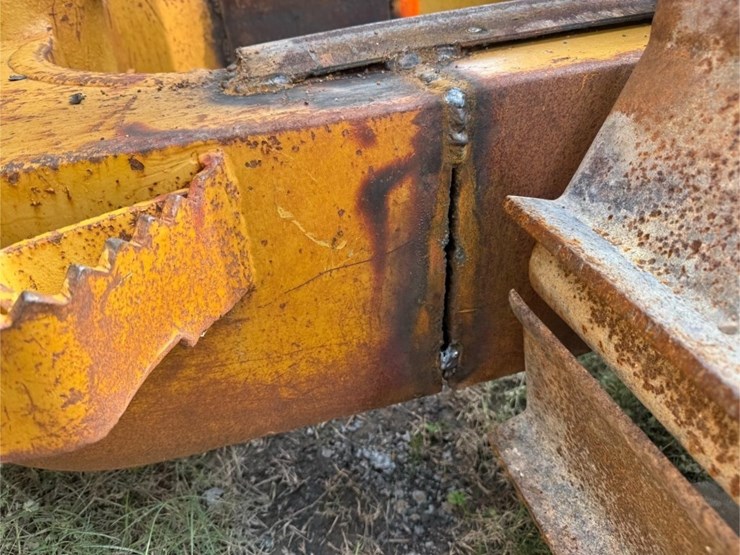 2006-caterpillar-d6n-lgp-image-28