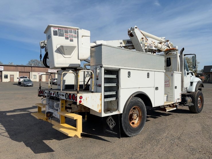 2013-international-7300-image-5