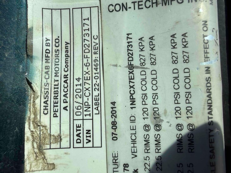 2014-peterbilt-567-image-13