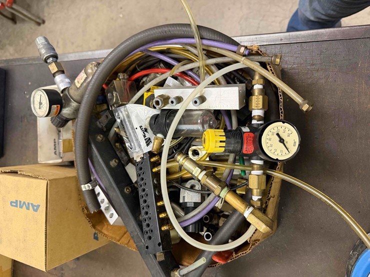 misc.-air-fittings-&-manifolds-image-2