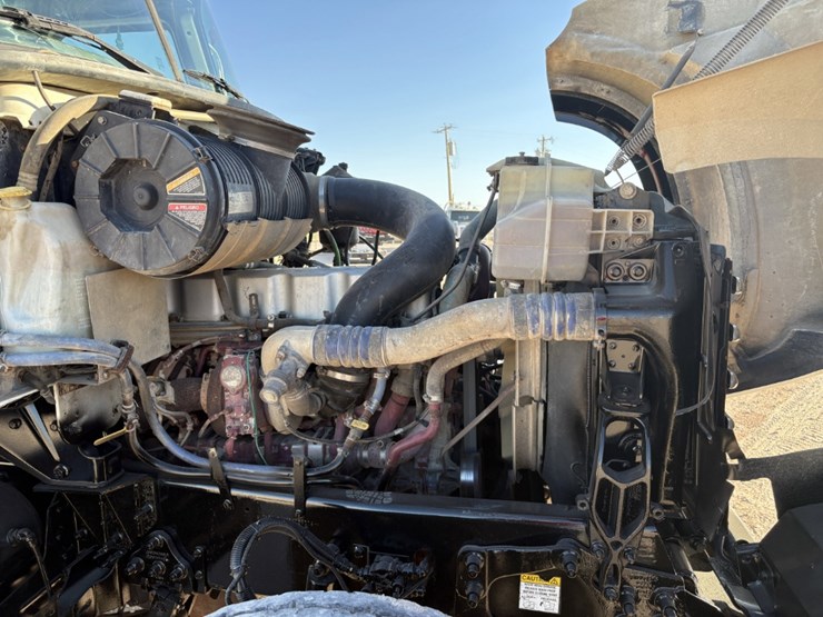 2009-mack-granite-gu713-image-14